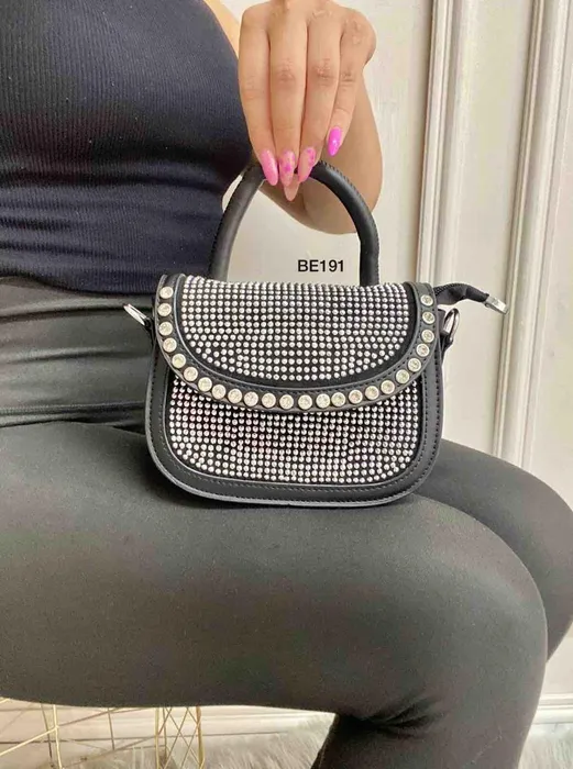 Bolso Negro Apliques Brillantes BE191