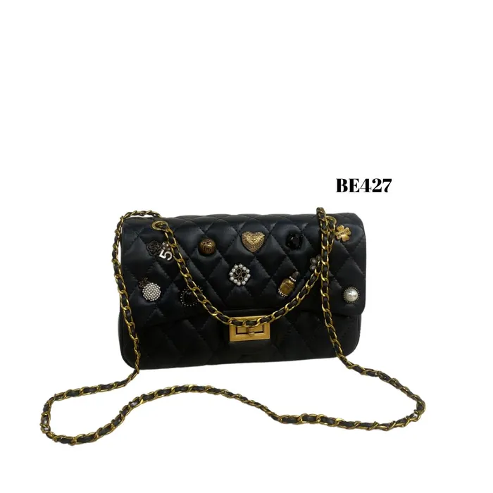 Bolso negro detalles dorados apliques be427