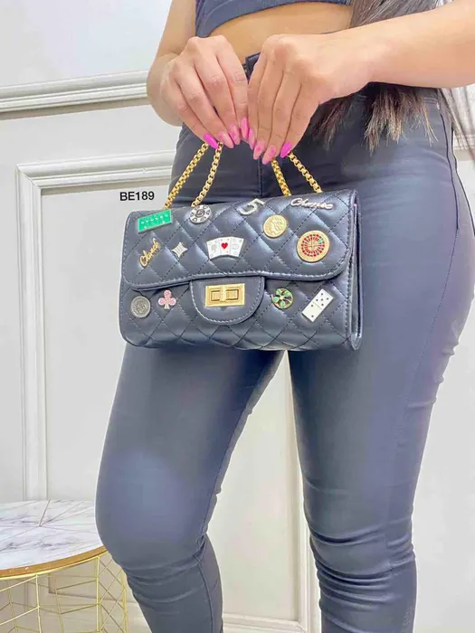 Bolso Negro Detalles Brillantes BE189