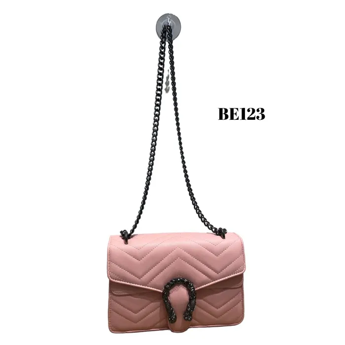 Bolso Rosa Aplique Y Cadena Plomo BE123