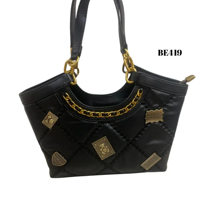 bolso negro detalles cadena dorada be419