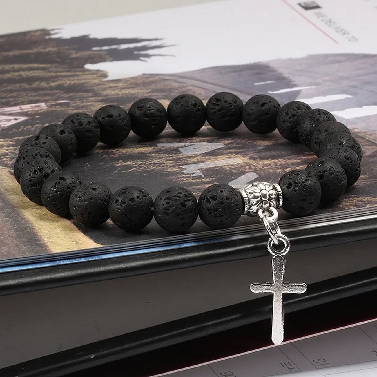 Pulsera Cruz Piedra Volcanica + Estuche Gamushop