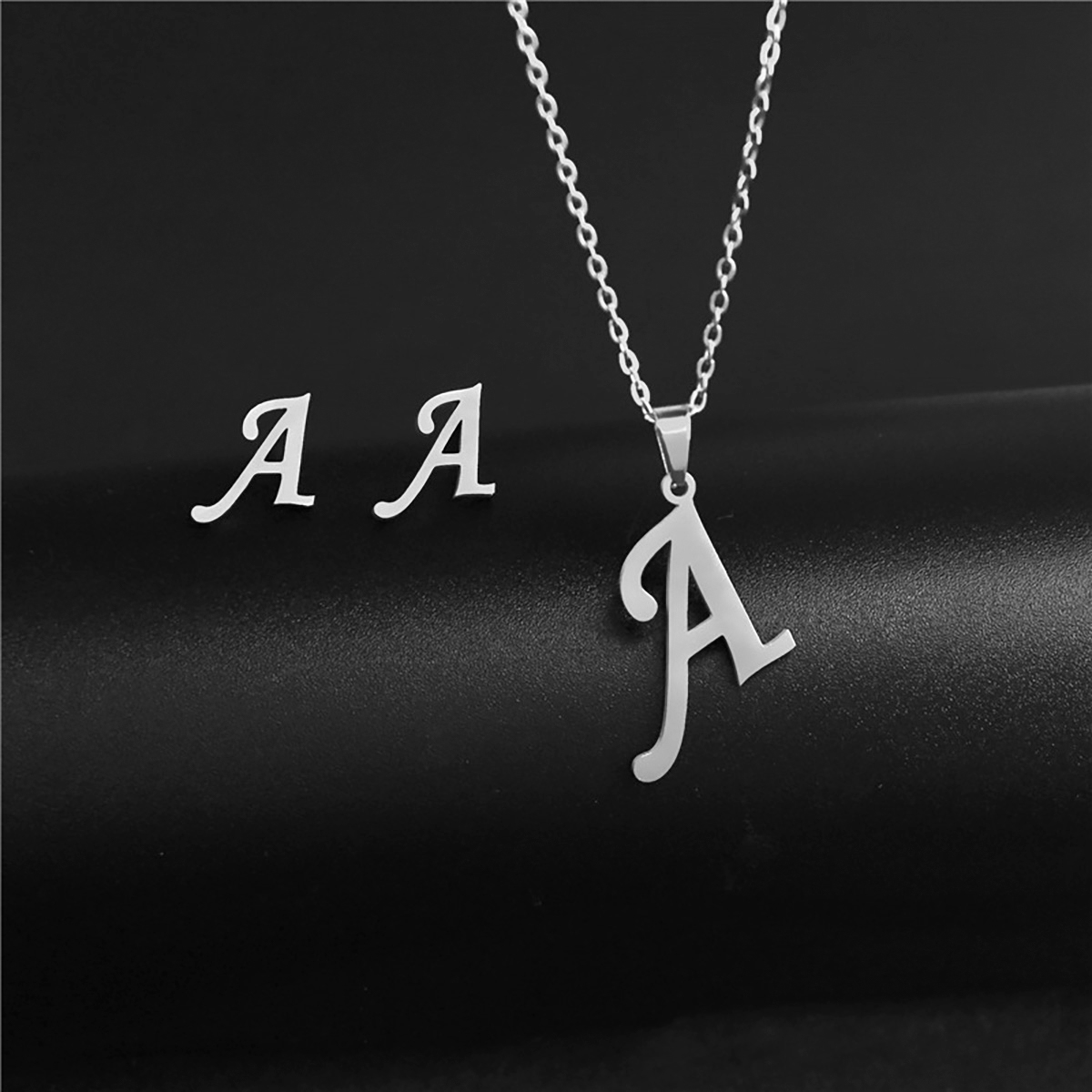 Collar Inicial Letra A Juego Joya + Arete Incial A + Estuche