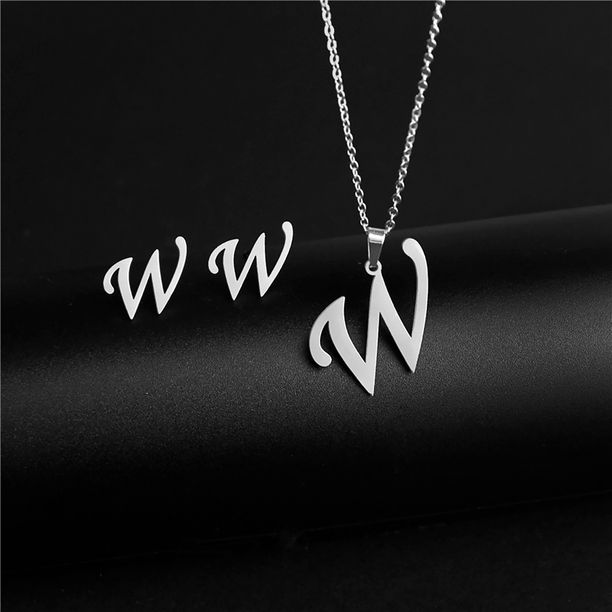 Collar Inicial Letra W Juego Joya + Arete Incial W + Estuche