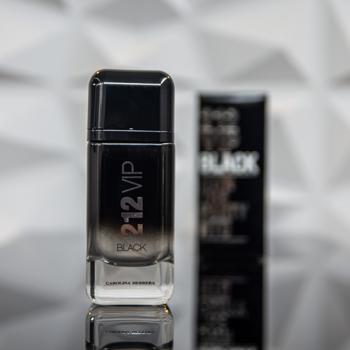 Perfume Carolina Herrera 212 VIP Black Para Hombre (Replica Con Fragancia Importada)