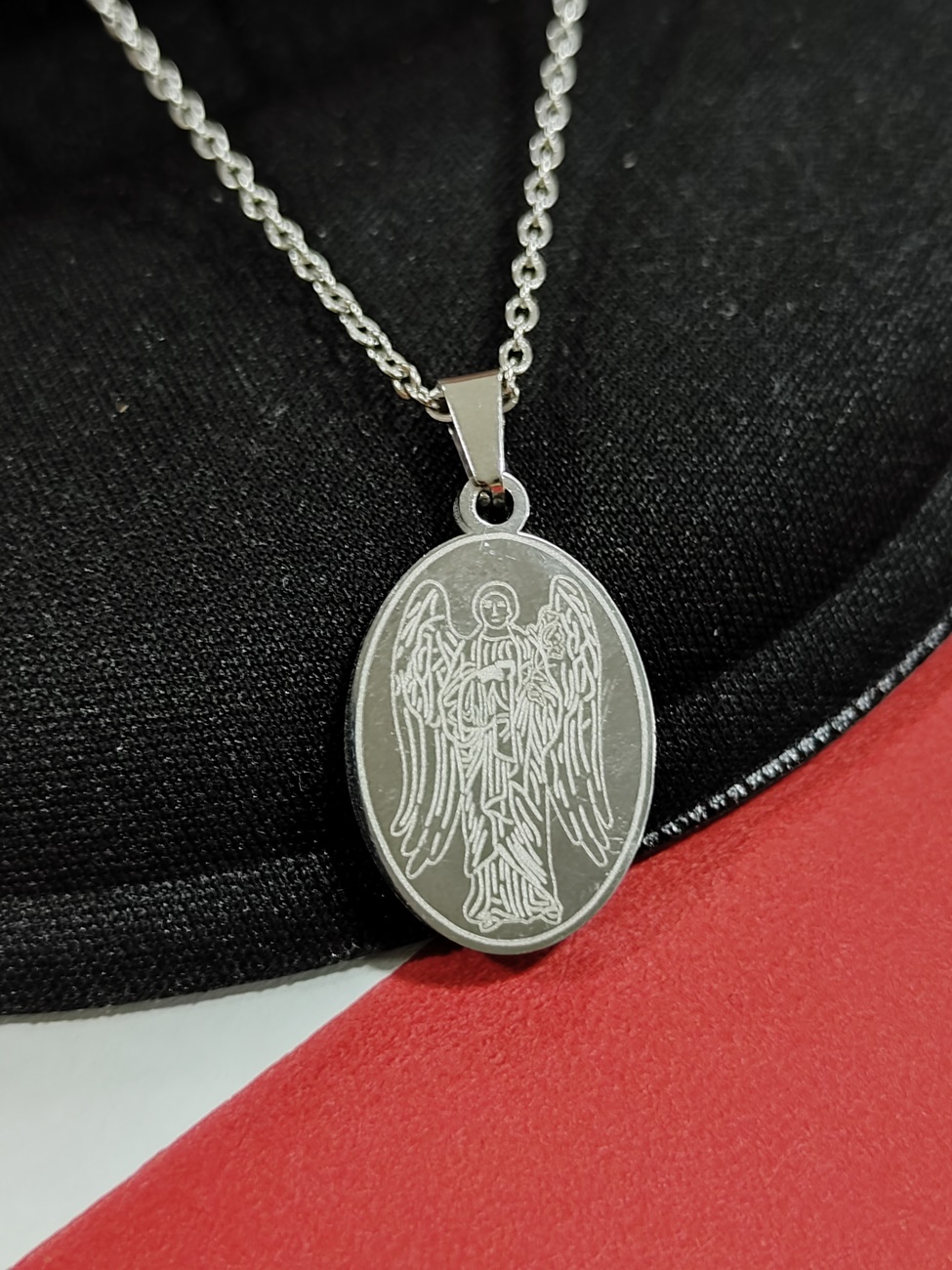 Collar Medalla Angel Gabriel +Estuche